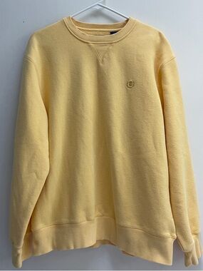 Izod Men’s Crewneck Sweatshirt in Pale Yellow